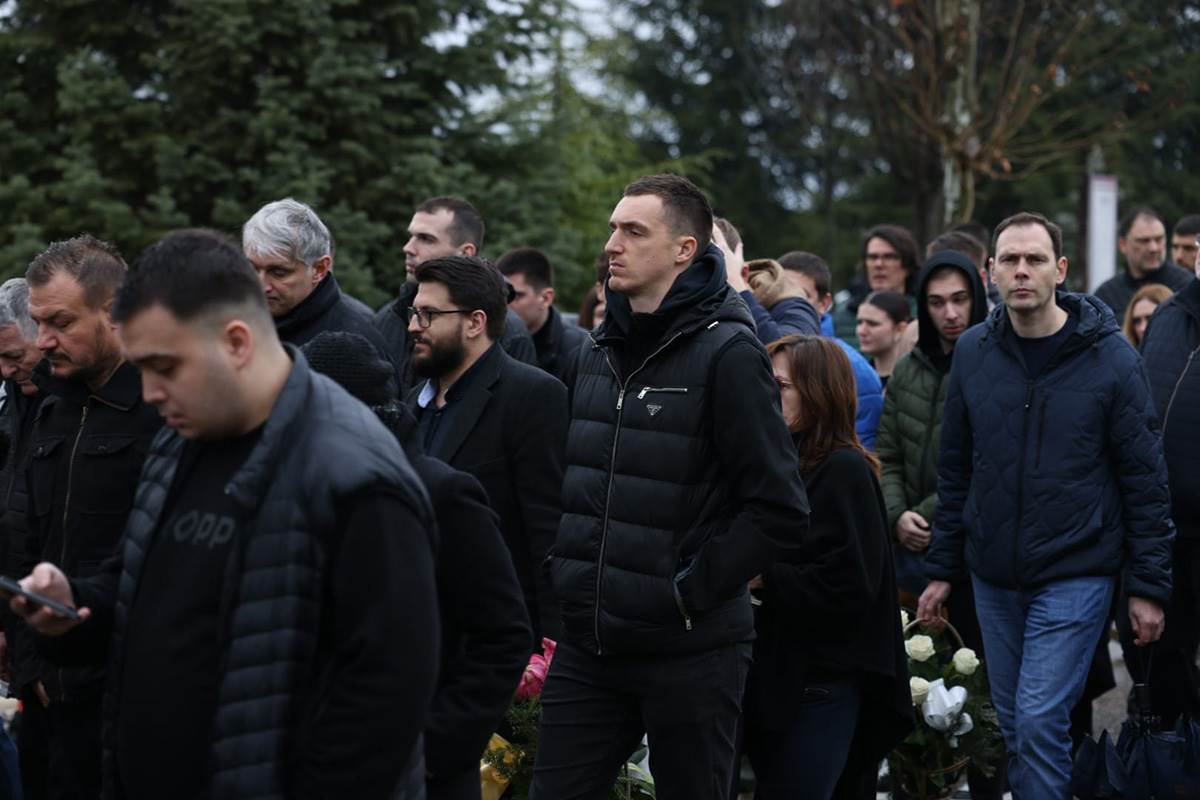 Sahrana Dejana Milojevića (33).jpg