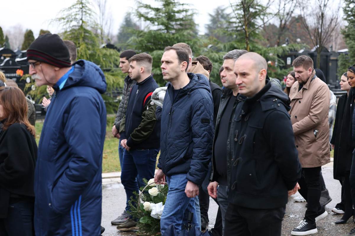 Sahrana Dejana Milojevića (34).jpg
