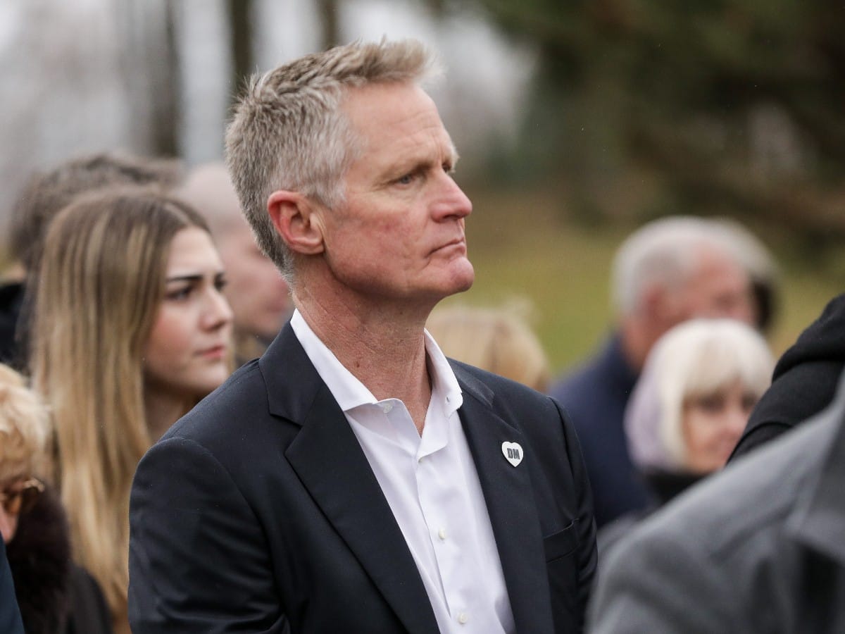 Povorka i iznosenje kovcega (9).jpg