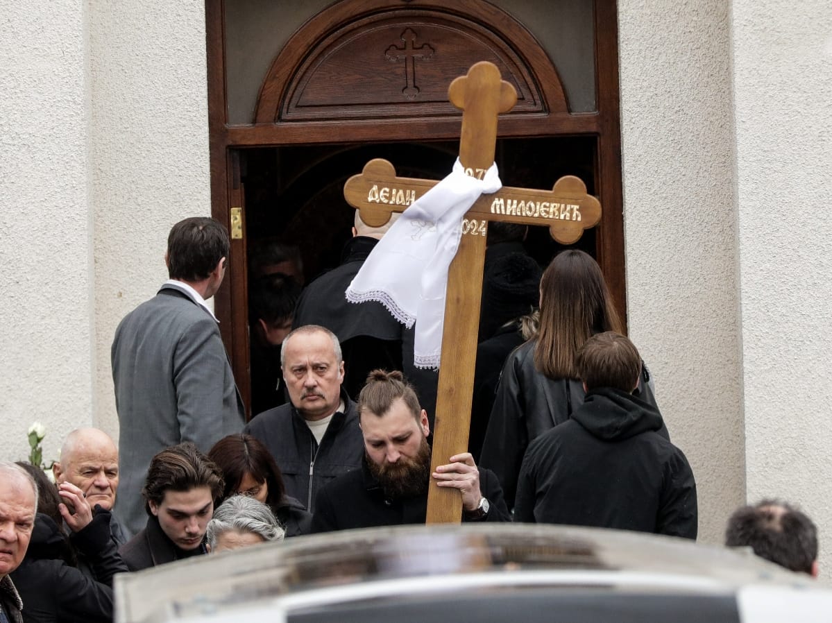 Povorka i iznosenje kovcega (4).jpg