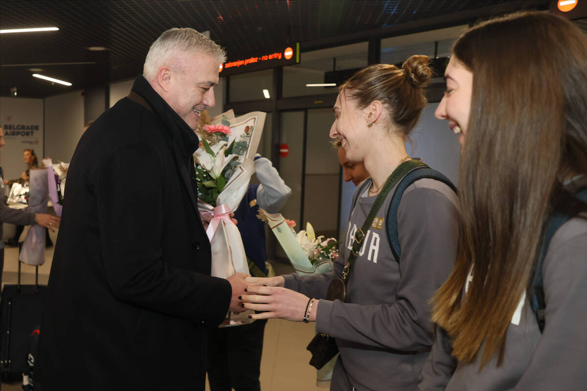 Ženska reprezentacija doček (15).JPG