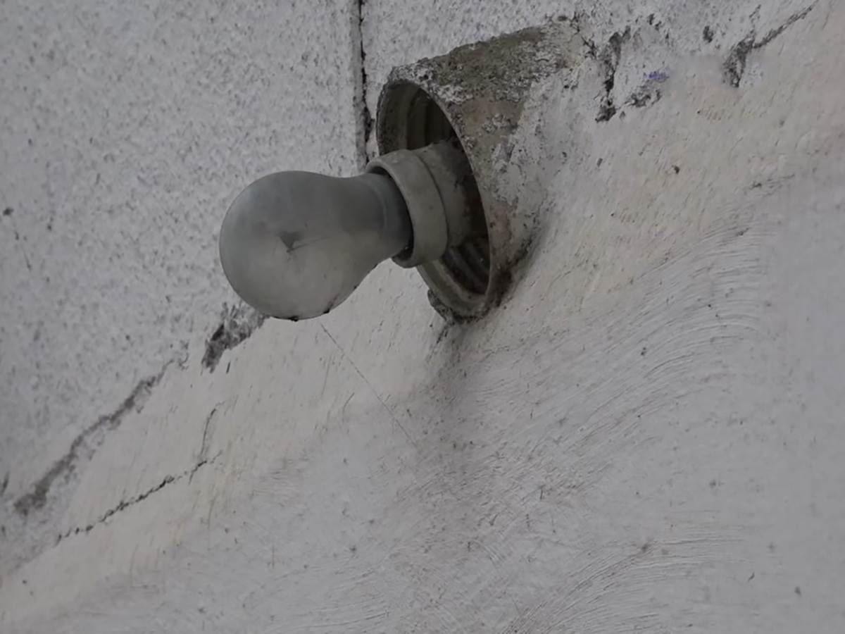 Nakon života u hraniteljskoj porodici vratili se na dedovinu i naša pomoć im je zaista potrebna  (10).jpg