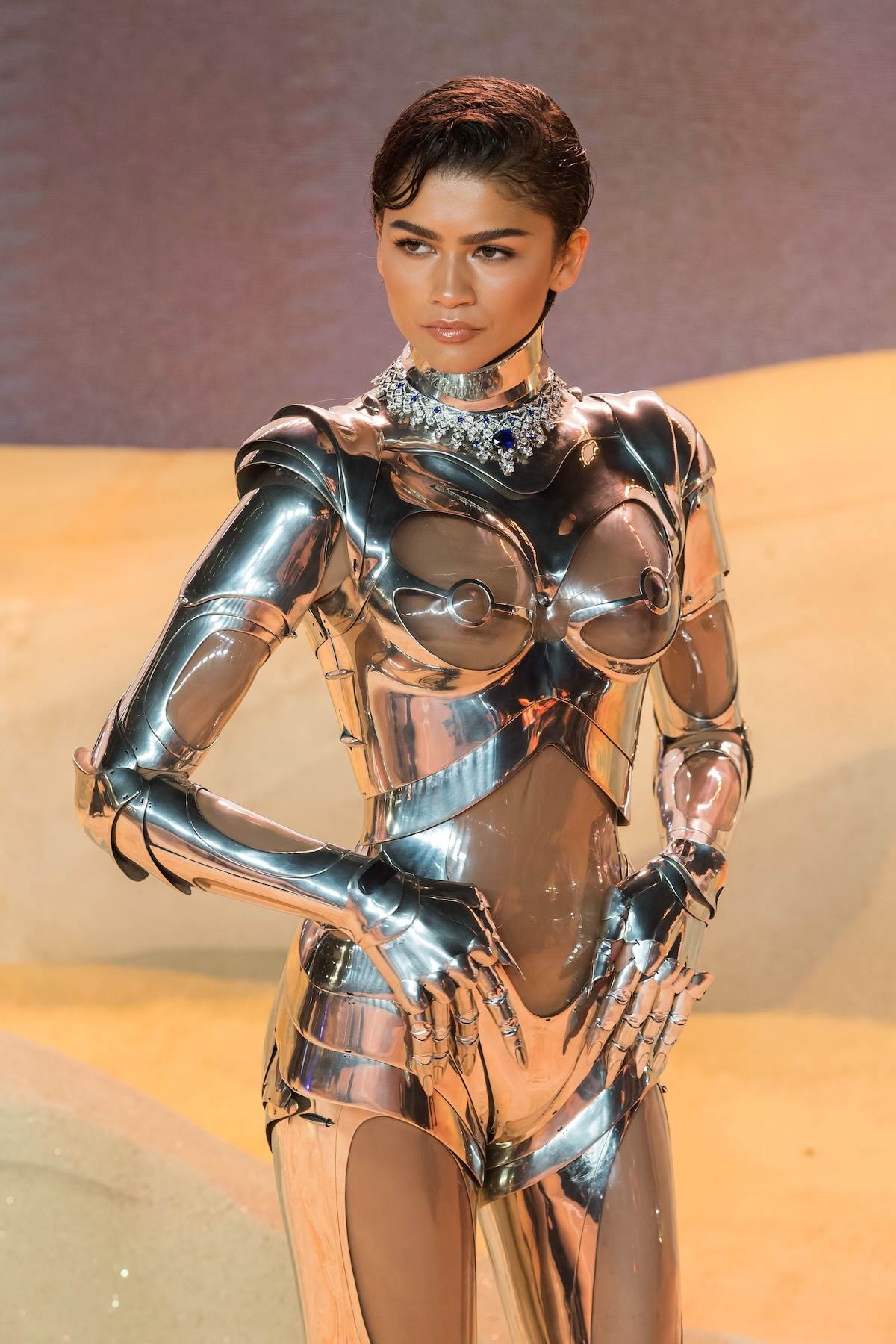 zendeja na premijeri dine 2.jpg