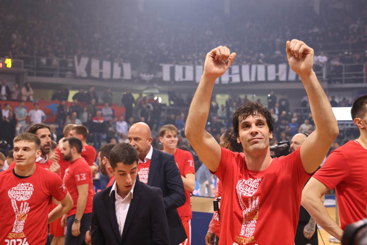 Zvezda proslavlja pobedu (10).jpg