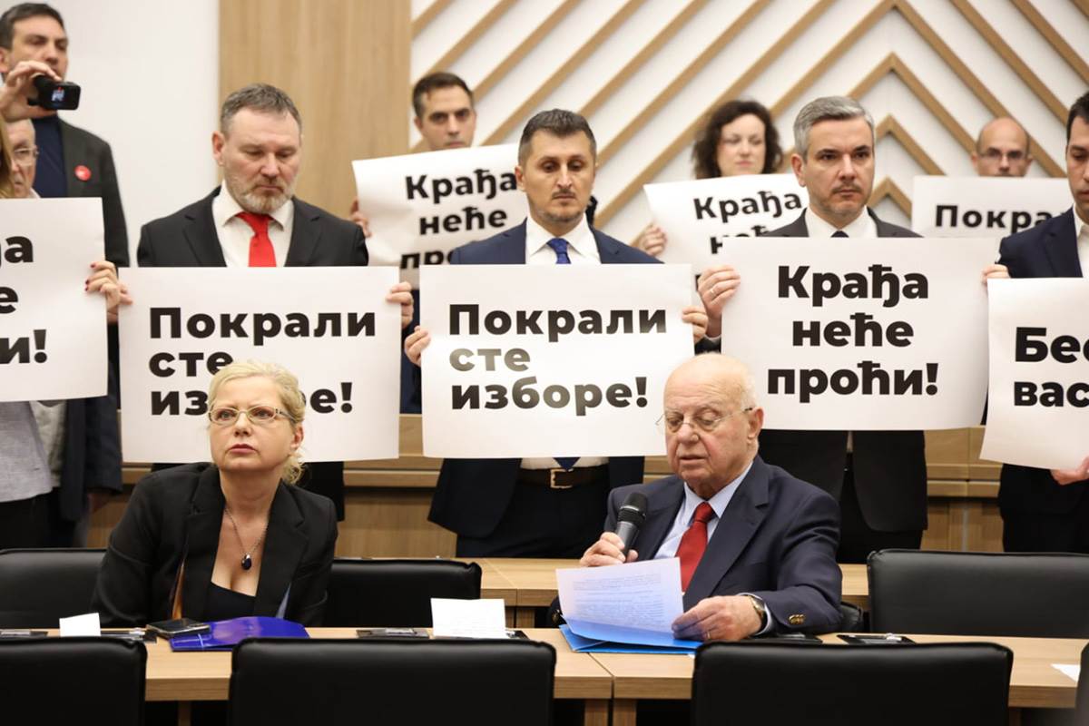 Nestorović napustio sednicu i pomenuo odbegle odbornike