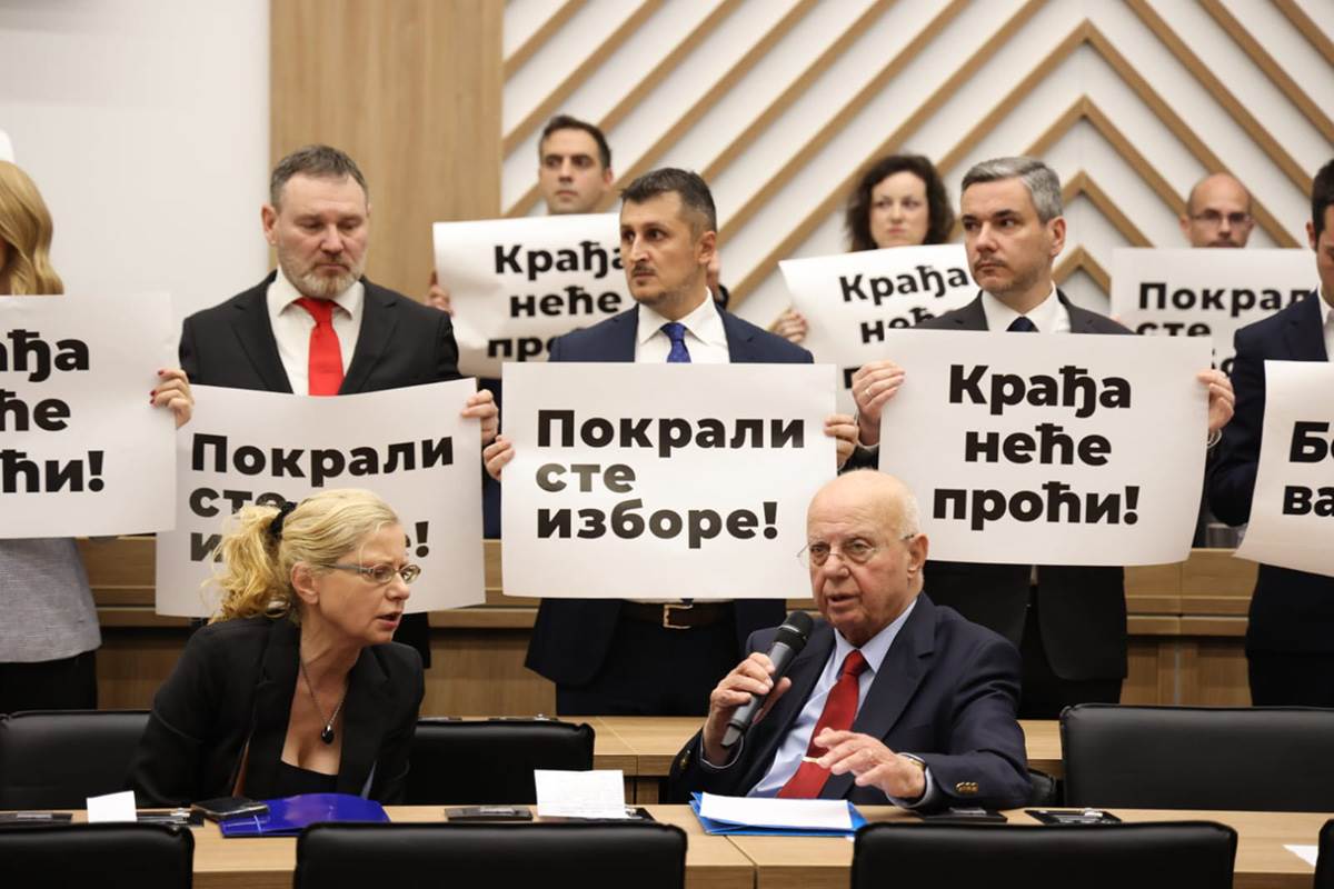 Nestorović napustio sednicu i pomenuo odbegle odbornike