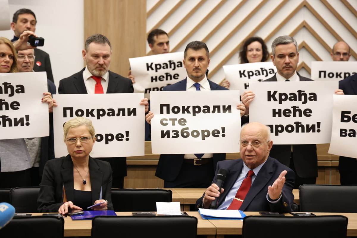 Nestorović napustio sednicu i pomenuo odbegle odbornike