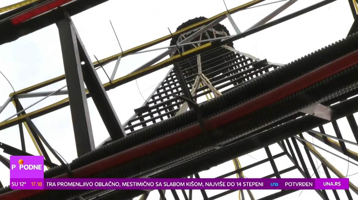 Ajfelov toranj u Sremčici (3).jpg