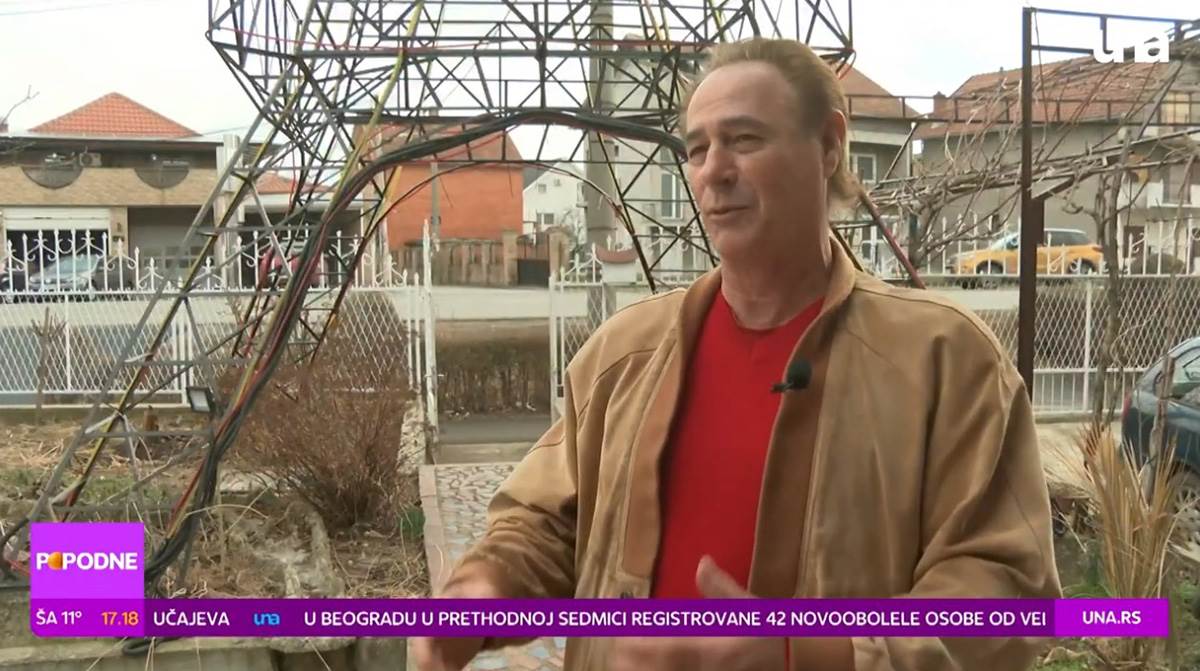 Ajfelov toranj u Sremčici (5).jpg