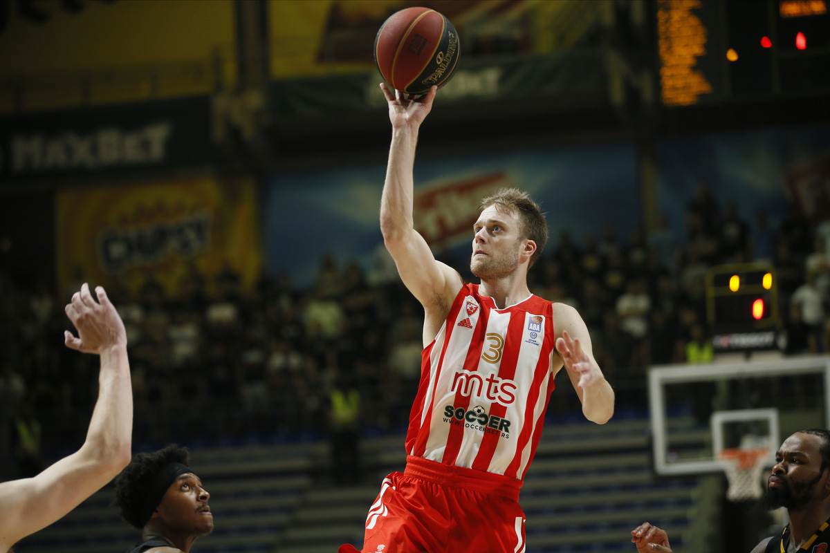 Nate Wolters (12) copy.jpg