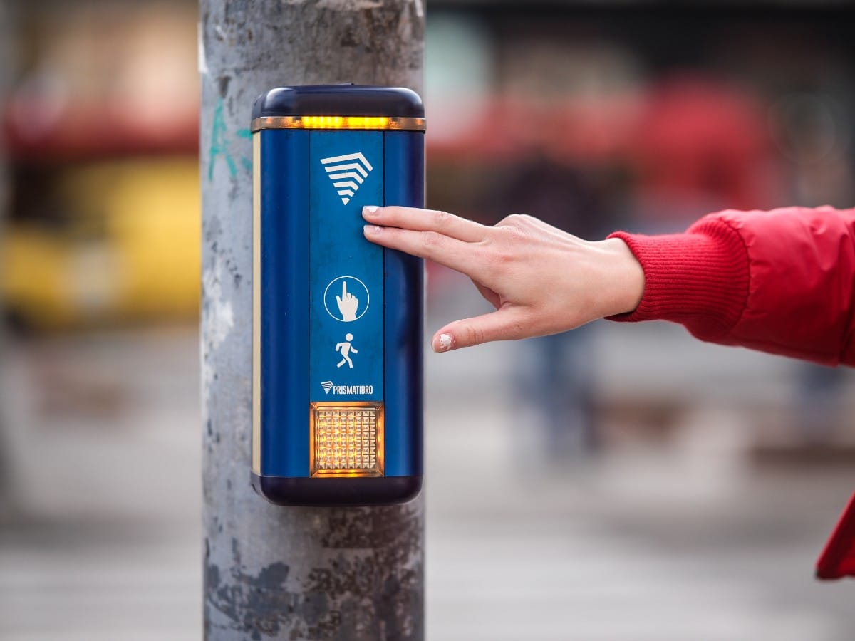 Čemu služe tasteri na semaforima i staze na trotoarima