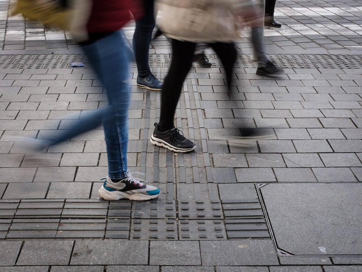 Čemu služe tasteri na semaforima i staze na trotoarima