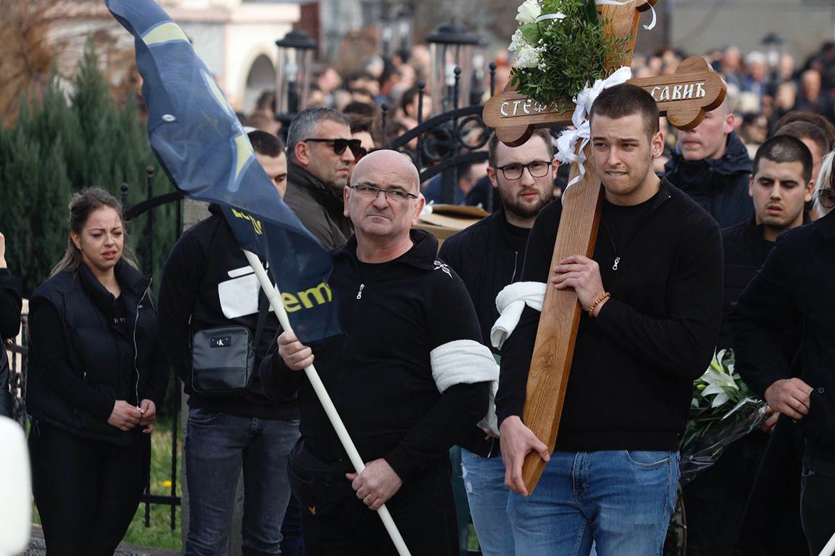 Opelo u Bolecu Stefan Savic (2).jpg