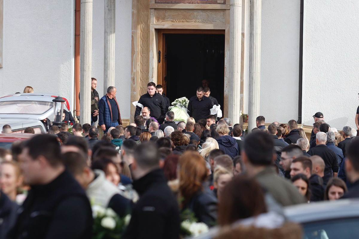 Opelo u Bolecu Stefan Savic (5).jpg