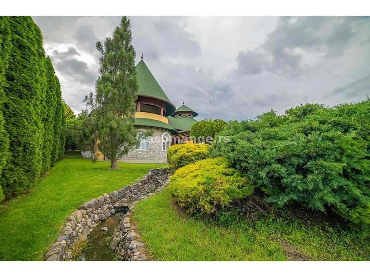 Luksuzna vila na Tatarskom brdu copy.jpg