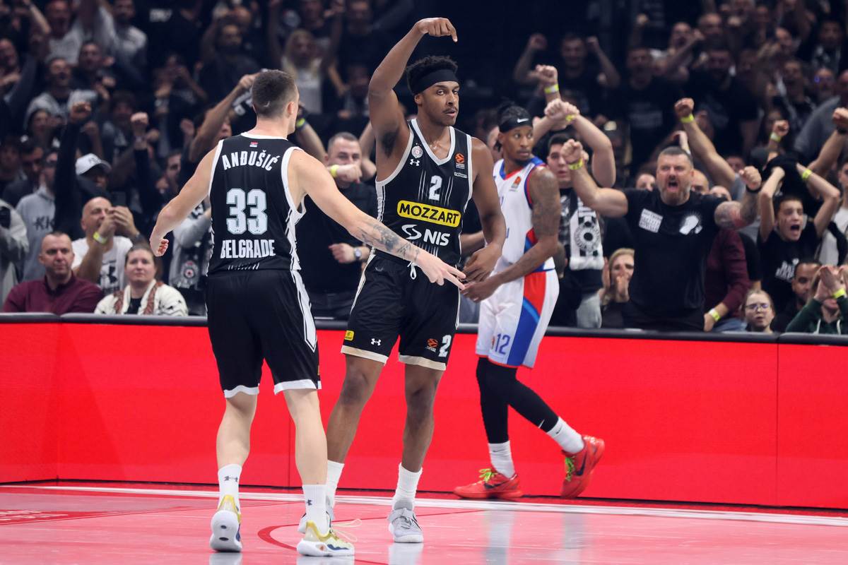 Utakmica KK Partizan - Efes (4) copy.jpg