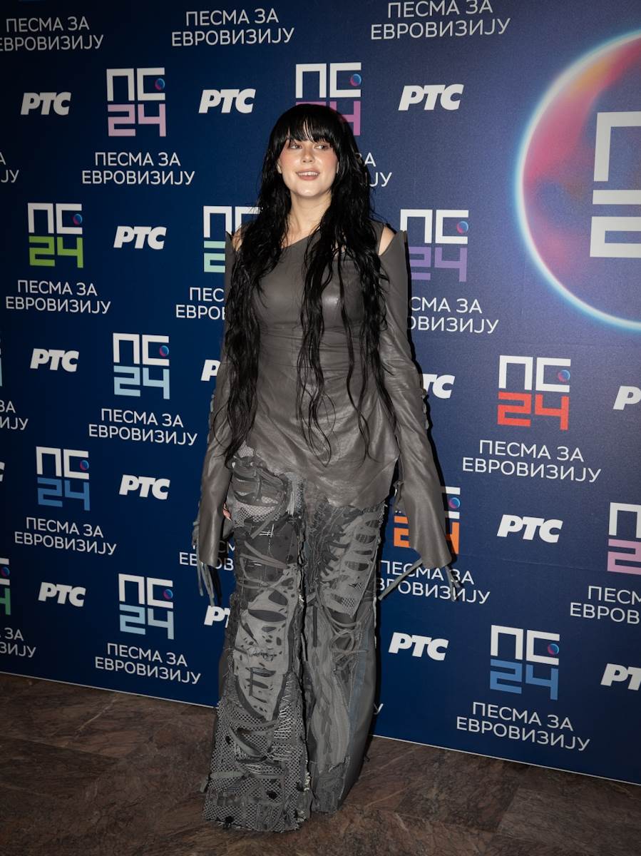 Koje je godište Teya Dora?