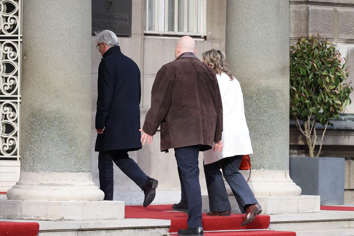 Pregovori Aleksandra Vučića i Branimira Nestorovića