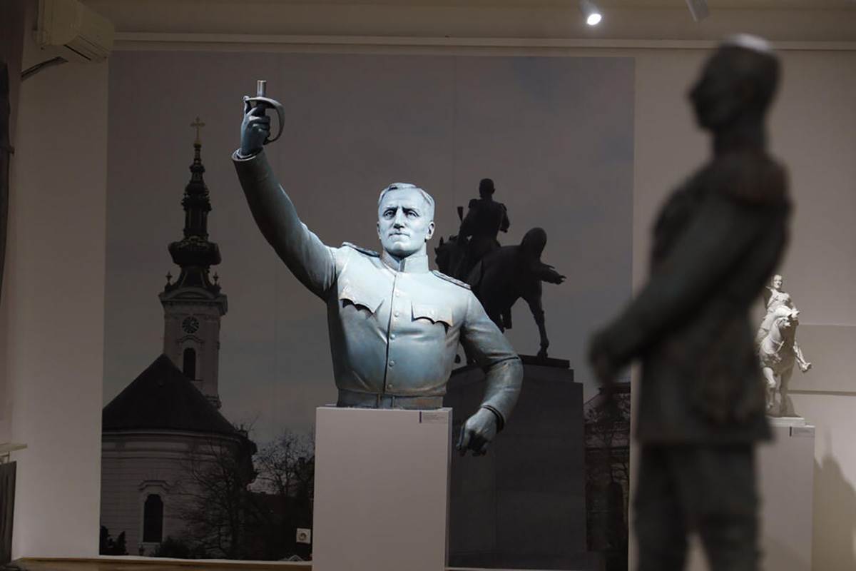 izložba u domu vojske Srbije (26).jpg