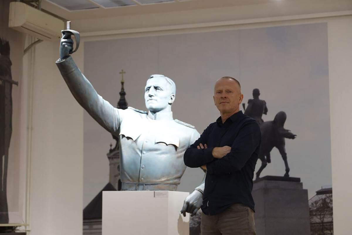 izložba u domu vojske Srbije (47).jpg