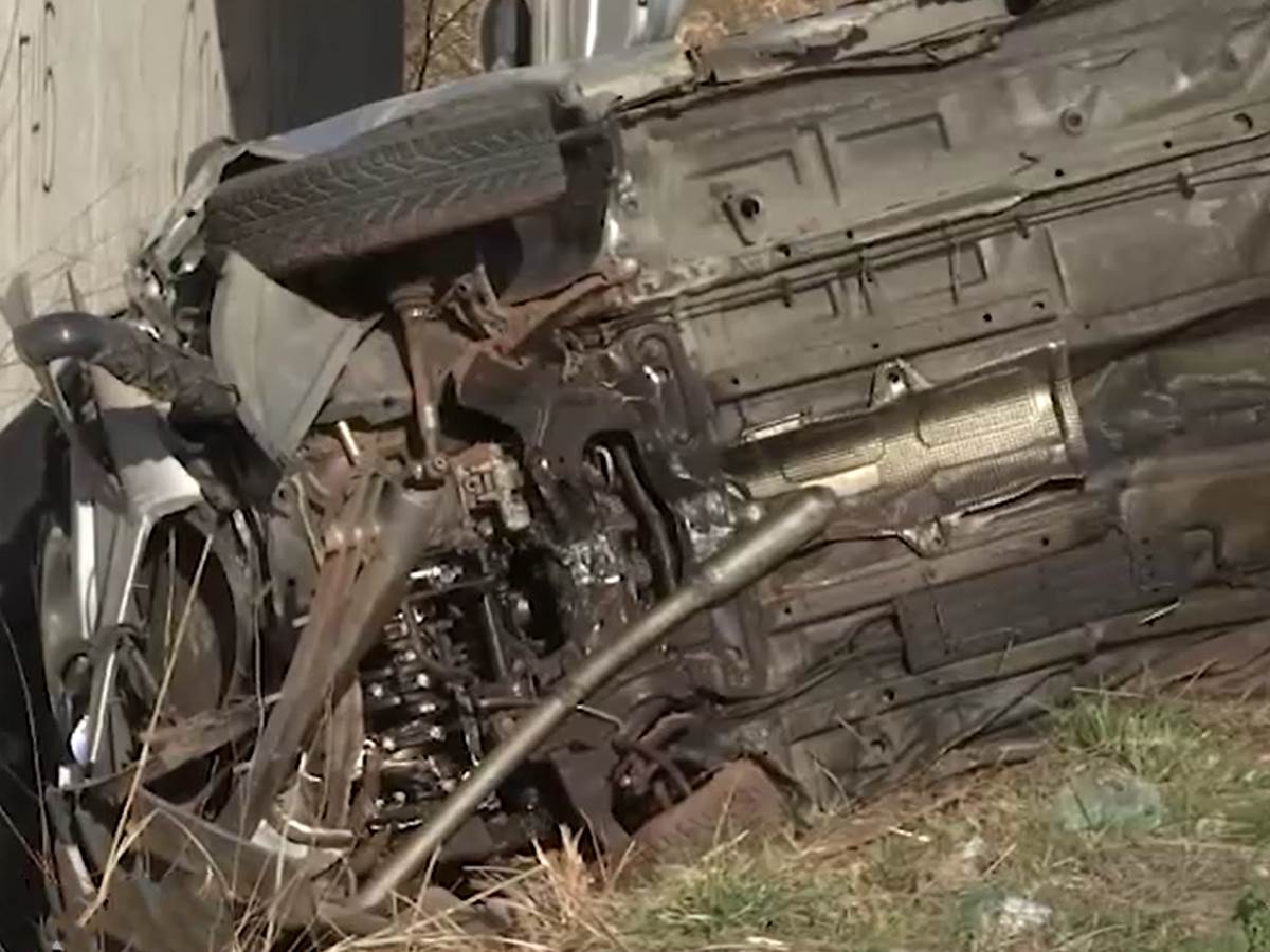 Nesreca prevrnut auot.png