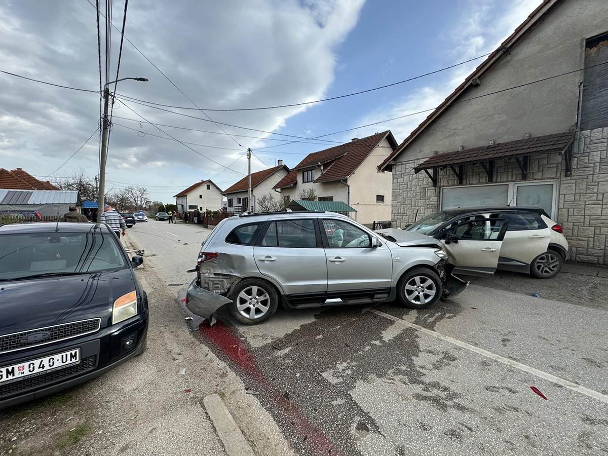 1710078192_cacak-udes-četiri-vozila-fotorina1 copy.jpg