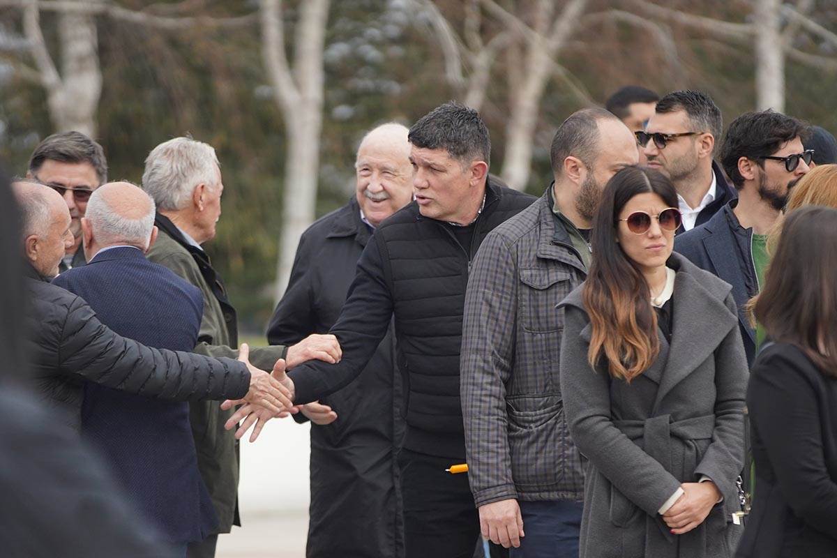 zana okuka sahrana (12) copy.jpg