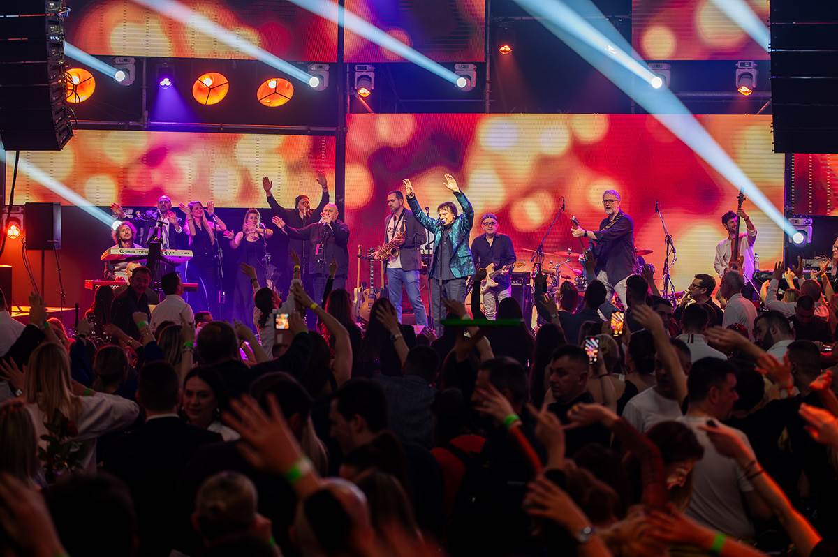 LiveProductionMWColaHighlight--26 copy.jpg