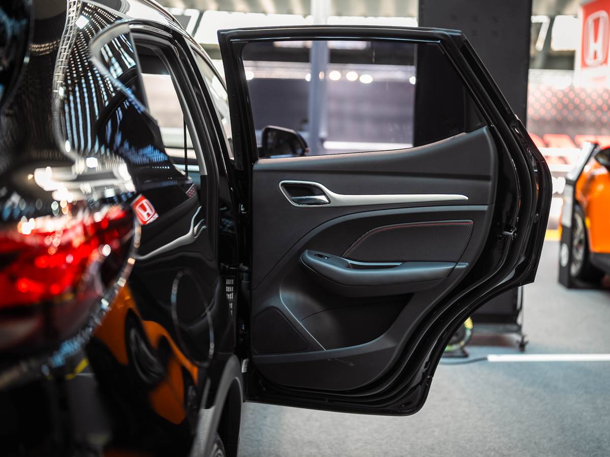 Sajam automiobila MG-15.jpg