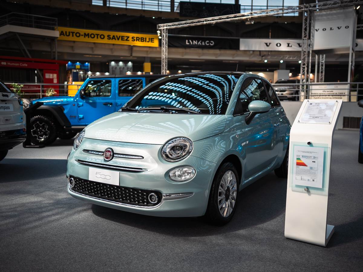 Sajam automobila Fiat 500-3.jpg