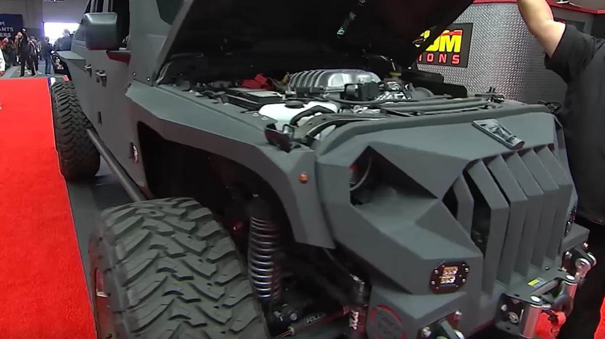 Apocalypse HellFire - auto Luke Dončića (4).jpg