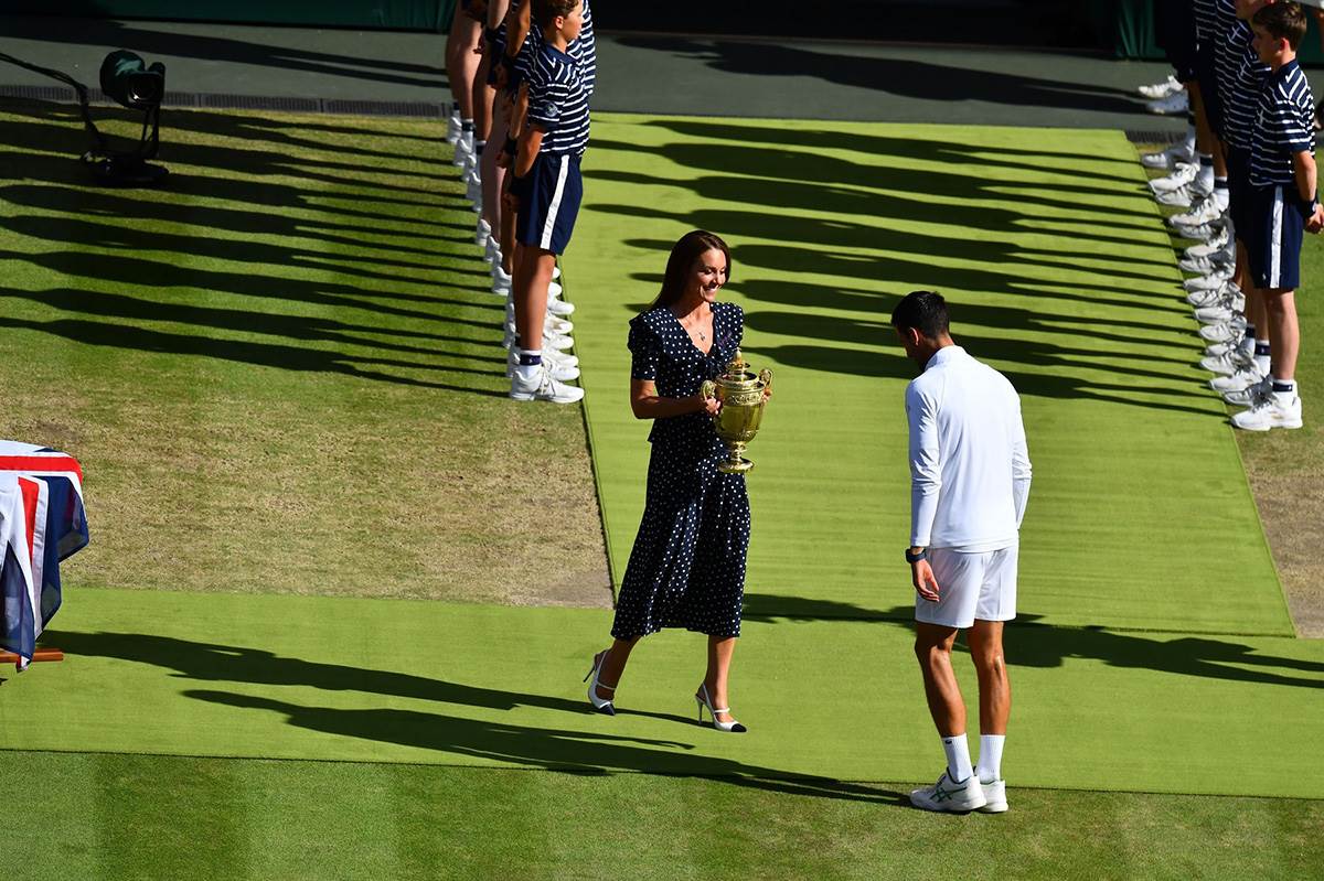 Novak Đoković i Kejt Midlton na Vimbldonu (4).jpg
