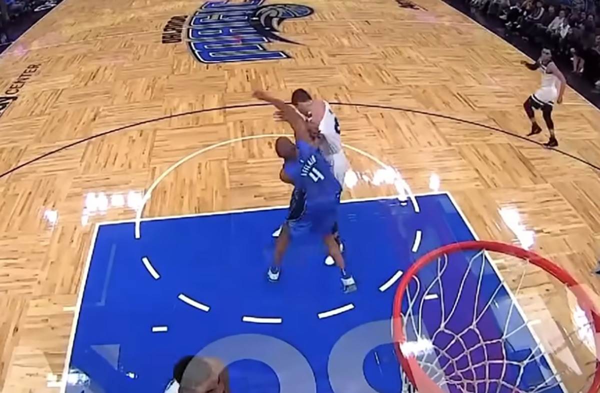 Arron Afflalo, Nemanja Bjelica (6).jpg