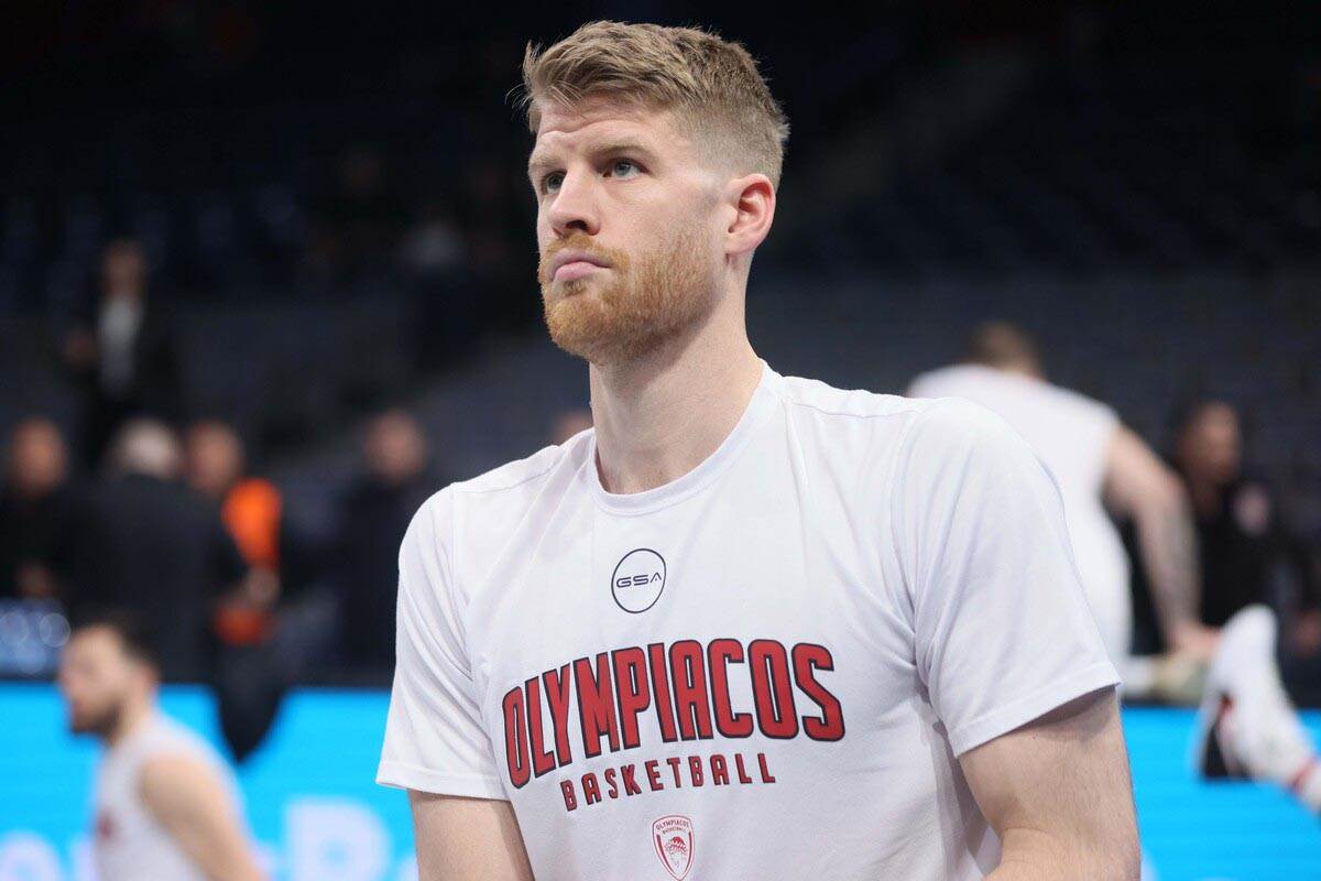 Nikola Milutinov izviždan pred Partizan Olimpijakos