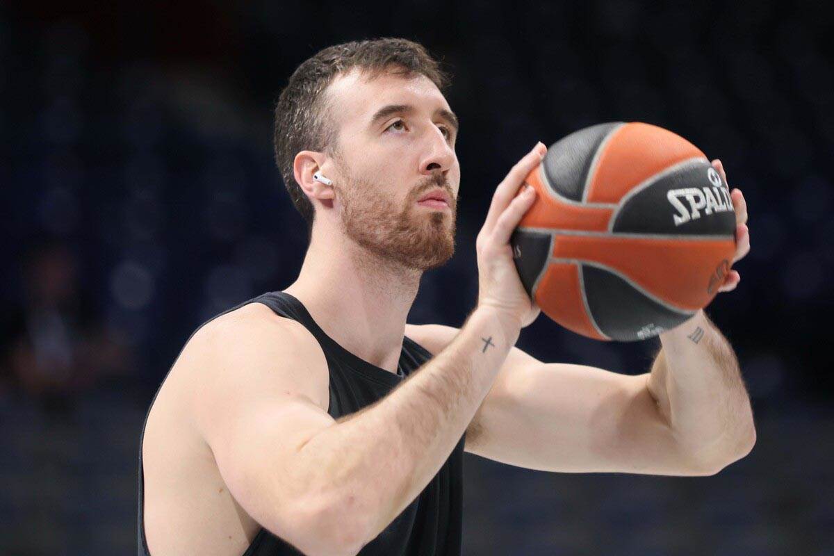 Nikola Milutinov izviždan pred Partizan Olimpijakos