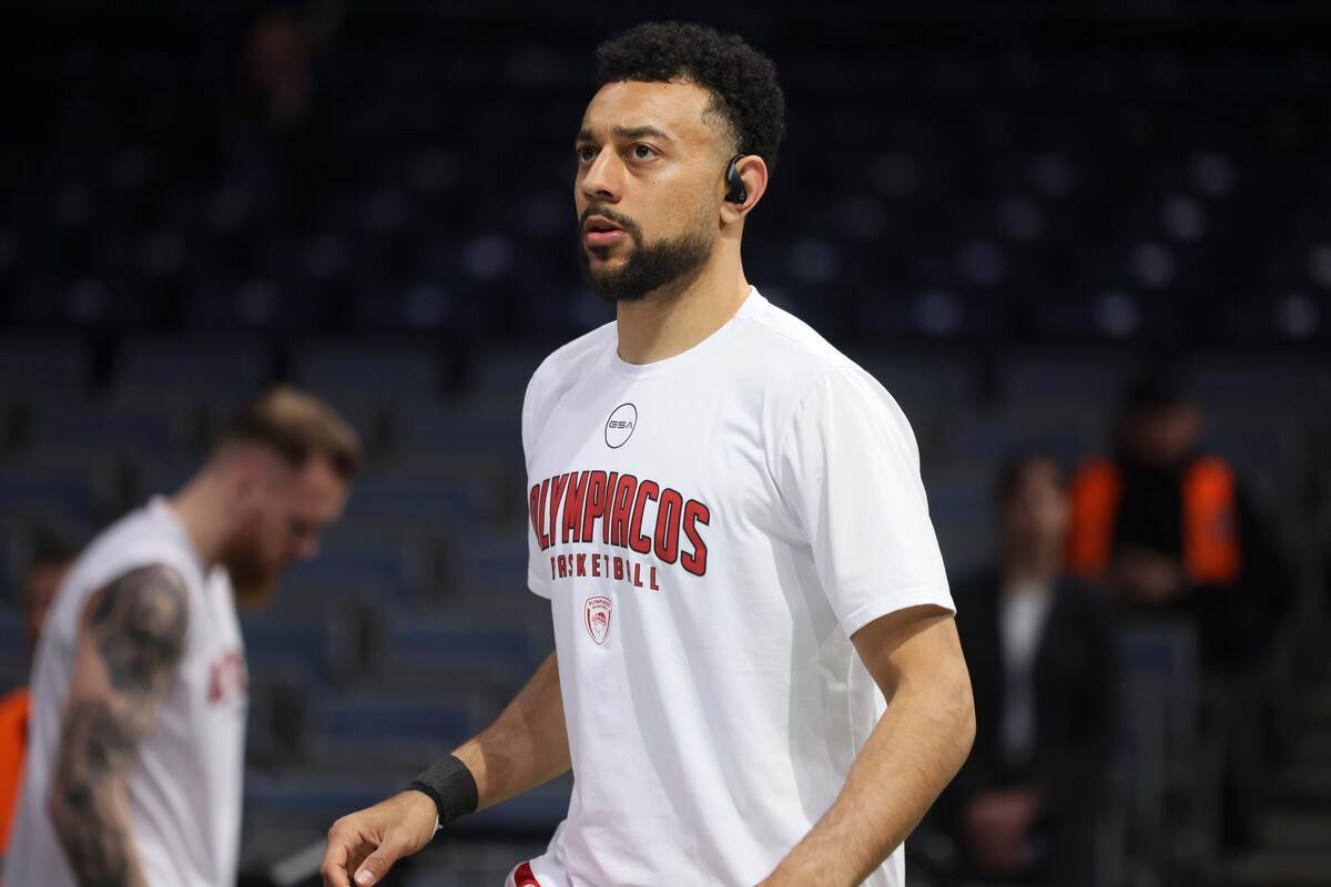 Nikola Milutinov izviždan pred Partizan Olimpijakos