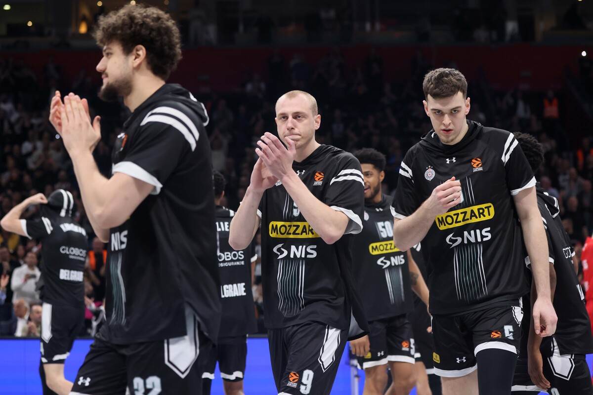 Nikola Milutinov izviždan pred Partizan Olimpijakos