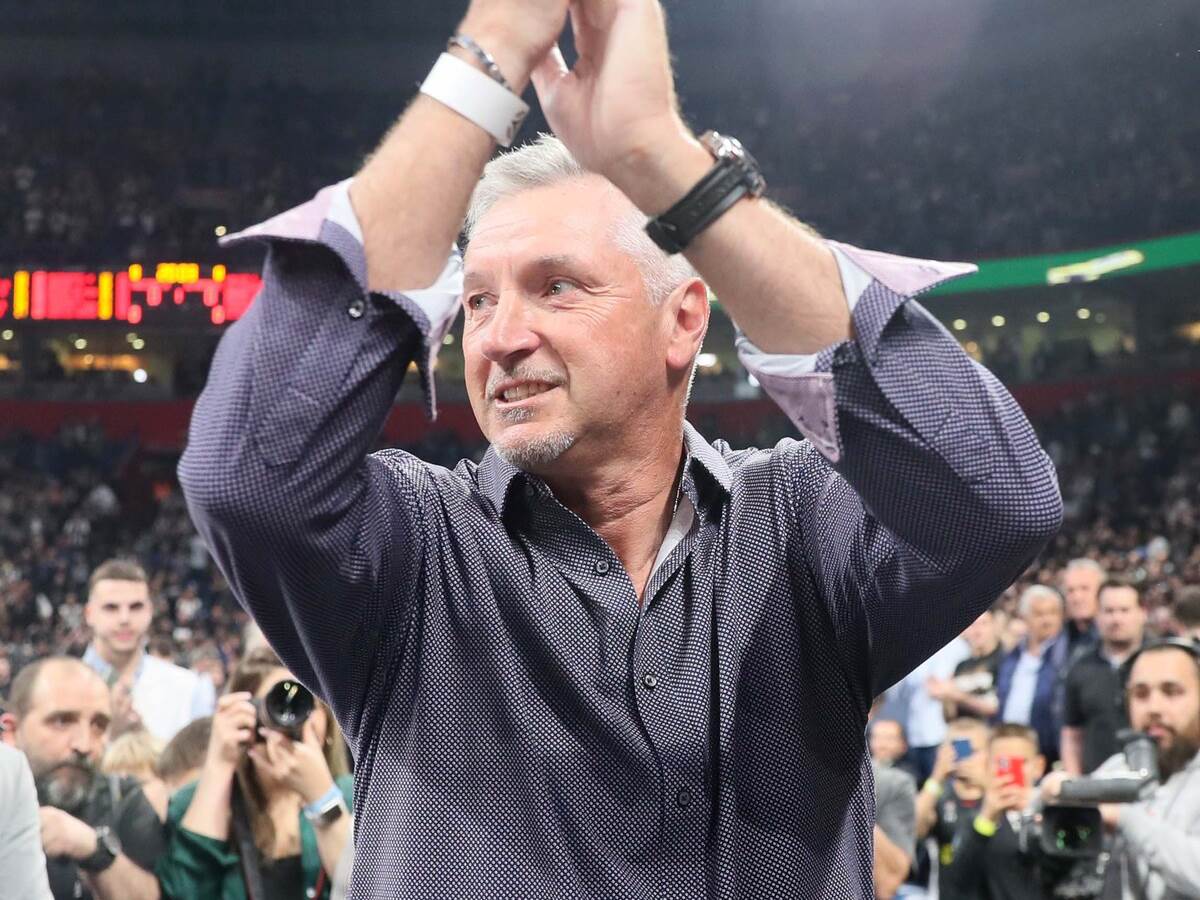 Toni Kukoč gleda Partizan Olimpijakos