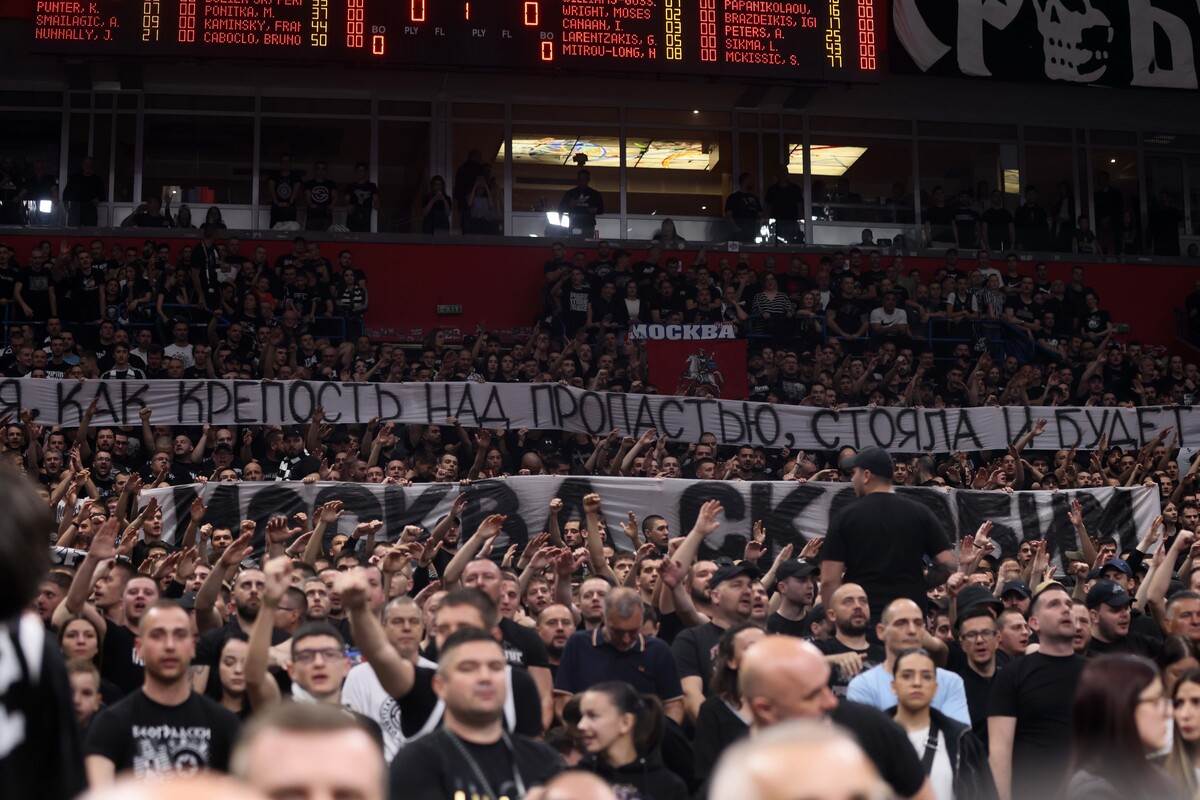 Toni Kukoč gleda Partizan Olimpijakos