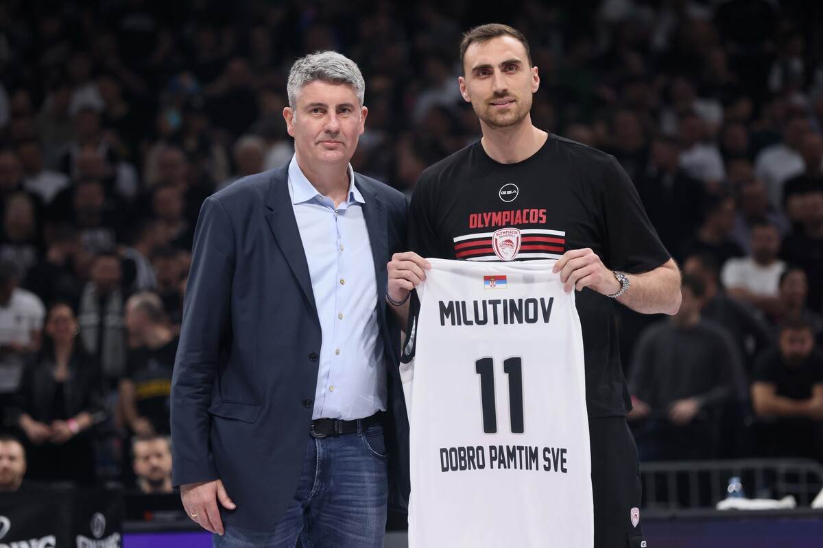 Toni Kukoč gleda Partizan Olimpijakos
