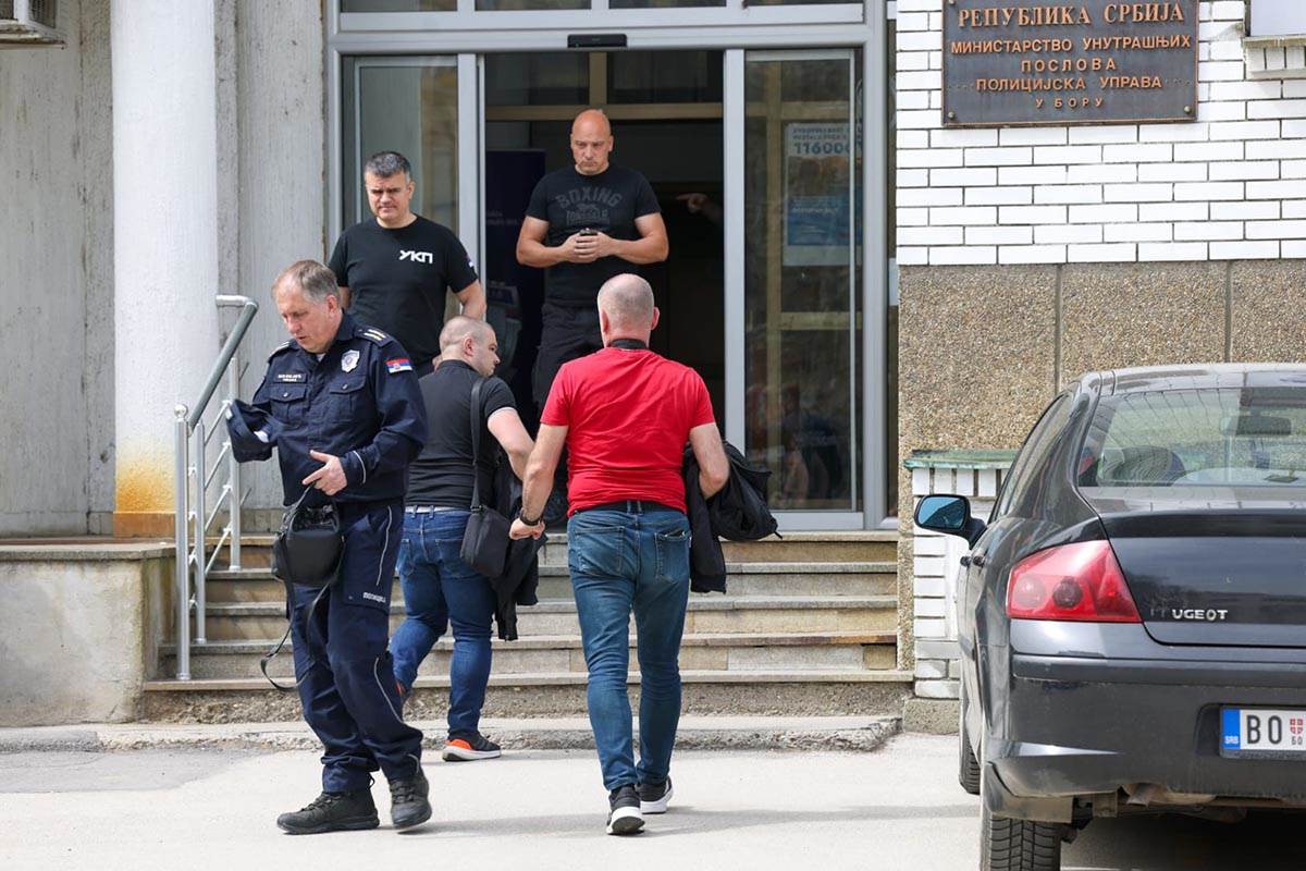 U mup je pristiglo vozilo sektora za vanredne situacije, pod rotacijom (5) copy.jpg