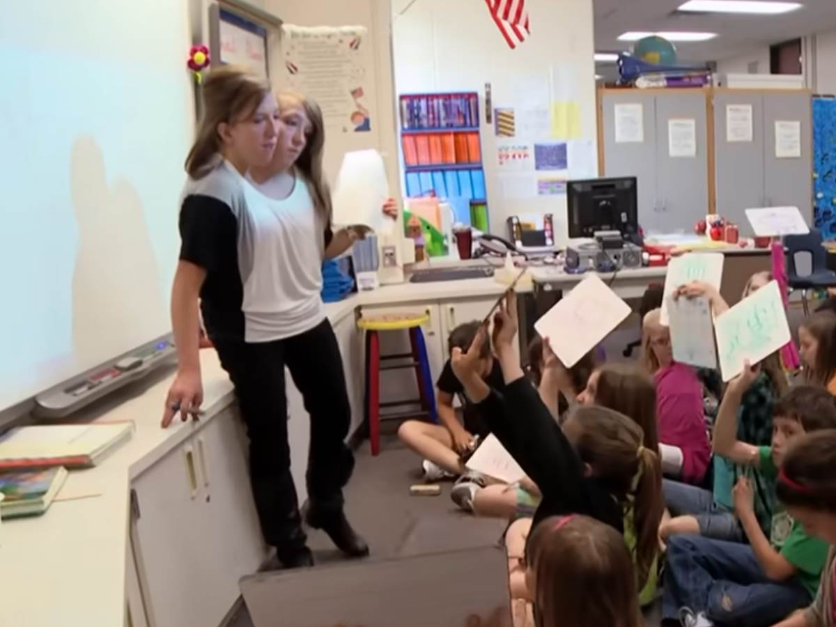 Bliznakinje bliznakinje.png