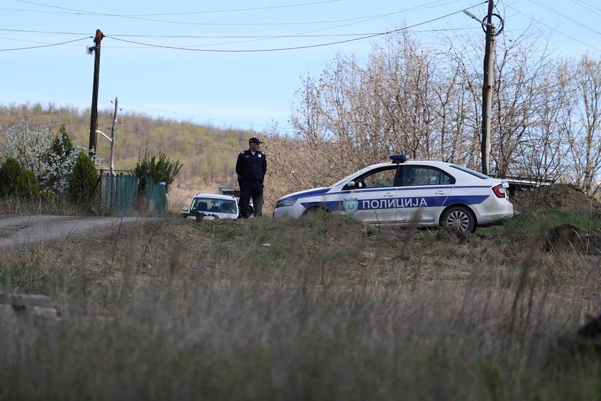 Policija sa psima tragačima pretražuje Banjsko polje