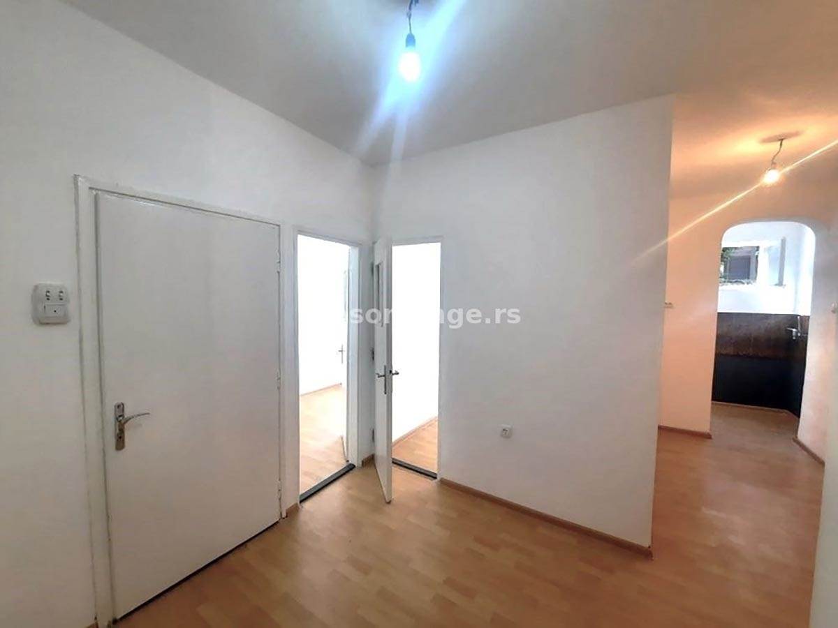 Vracar, Kalenic, Nevesinjska, 129.000e copy.jpg