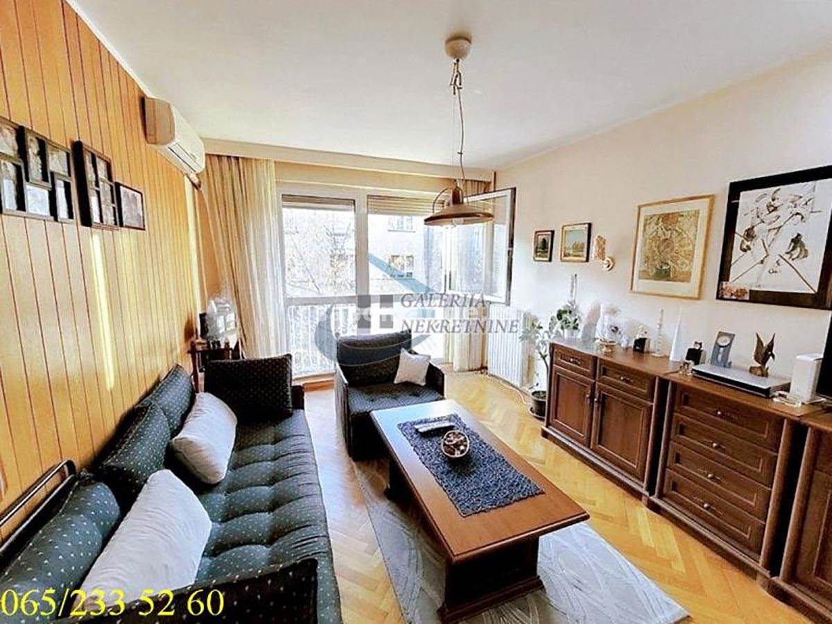 Vracar, Krunski venac - Desanke Maksimovic 46m2, 235.000e copy.jpg