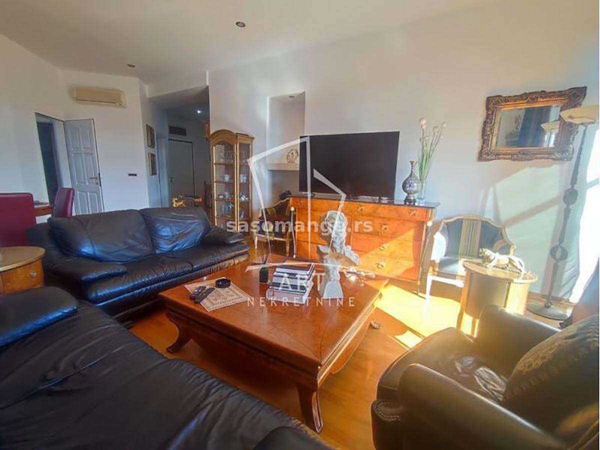 Vracar, zgrada sa portirnicom ID#6362, 433.000e copy.jpg