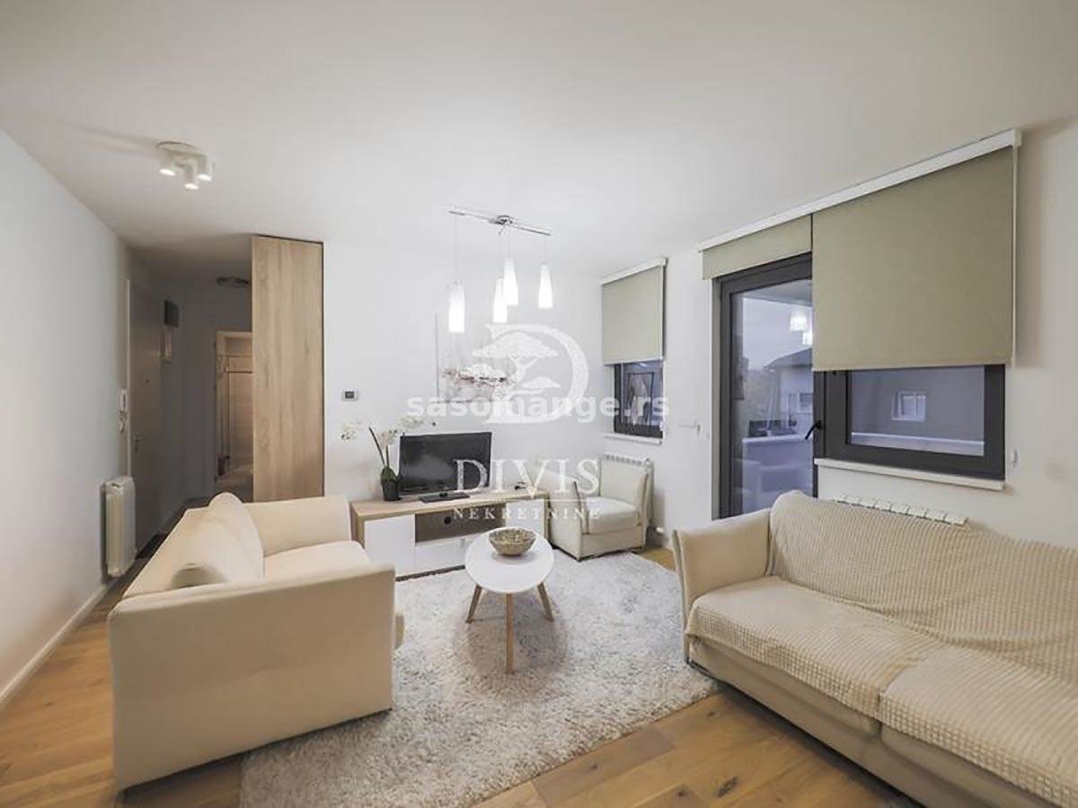 Prodaje se dvoiposoban stan u ulici Gospodara Vucica, 61m2, 200.000e copy.jpg