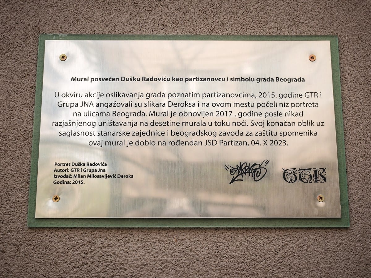 Murali GTR unisteni crnom bojom (2).jpg