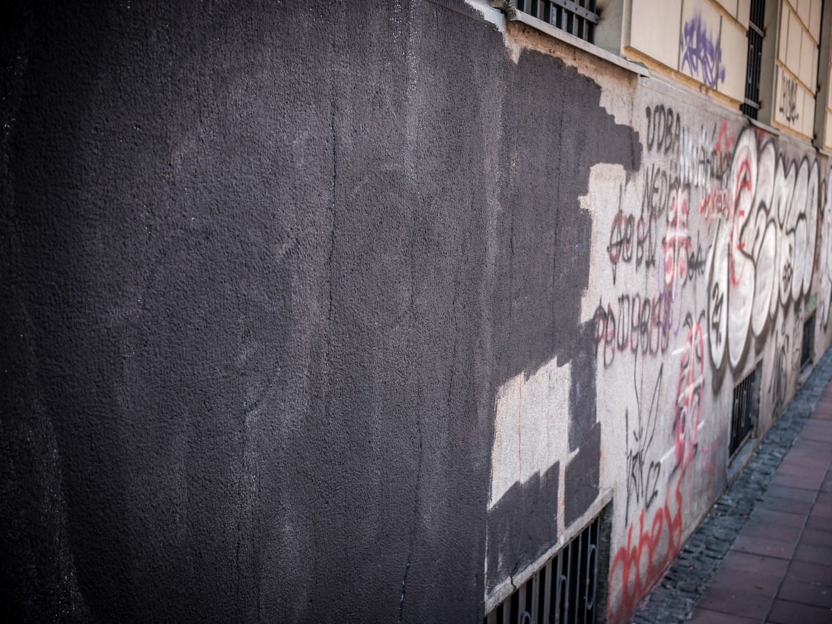 Murali GTR unisteni crnom bojom (10).jpg