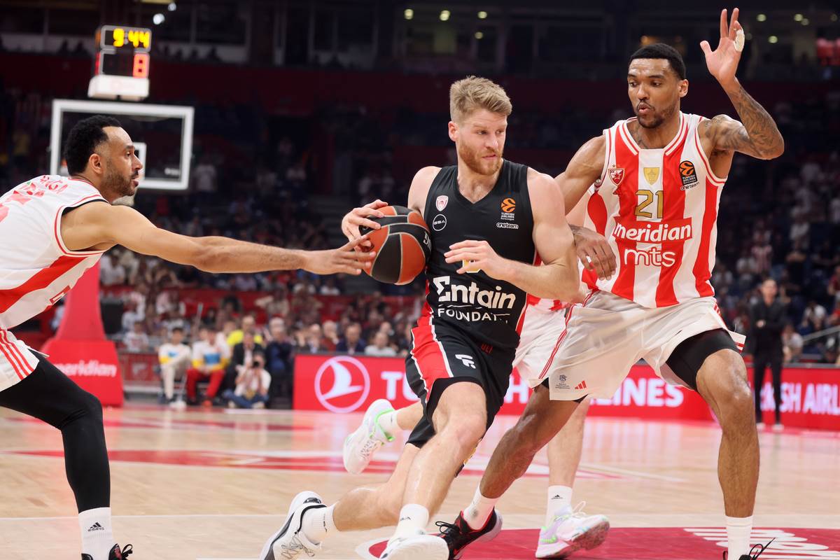 Crvena Zvezda Olimpijakos (8).JPG